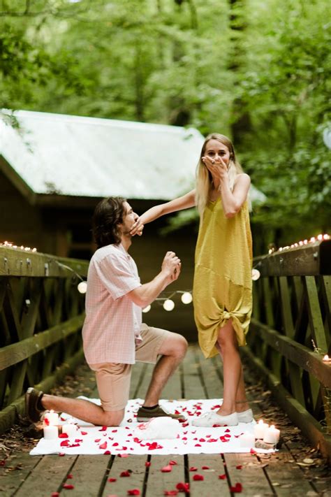 Capture The Surprise 25 Romantic Proposal Photos That Show Authentic Love Marriage Proposals