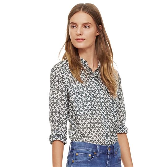 Tory burch is an american lifestyle brand that mixes classic style with. Tory Burch Brigitte Shirt in Green - Lyst