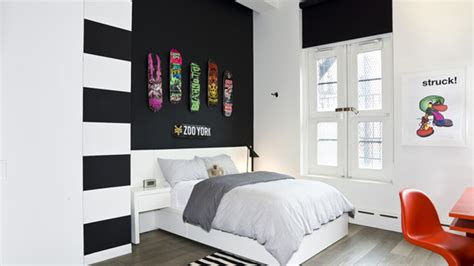 20 Beautiful Black Accent Walls In Different Bedrooms