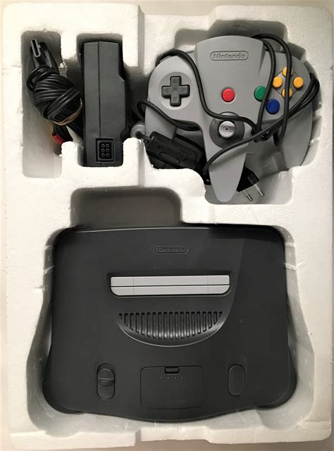 Nintendo first released it in japan as the family computer (fc), commonly known as the famicom, in 1983. CONSOLE NINTENDO 64 VINTAGE - Boutique Univers Vintage