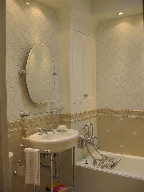 For a small bathroom, you don't have to go for the big home and improvement companies to help you in the work. 30 wonderful ideas and pictures of easy bathroom tile ...