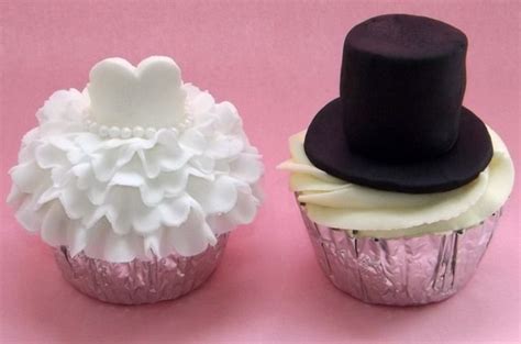Bride And Groom Cupcake Idea Bridal Shower Cakes Wedding Cupcakes