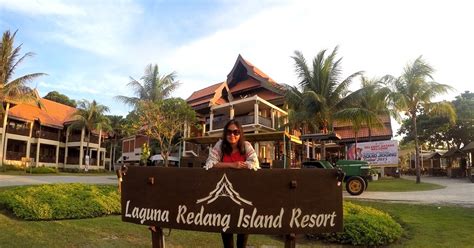 Located on the beautiful redang island, redang island resort offers standalone chalets that overlook the sea or rainforest. Kisah Tatie | Travel Blogger Malaysia: CUTI-CUTI KE PULAU ...