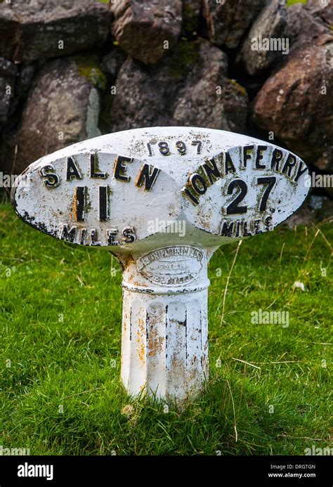 Mile Marker Hi Res Stock Photography And Images Alamy