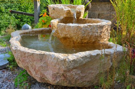 (1) (falls noch nicht geschehen:) ziehen sie den wasserschlauch durch die vordere öffnung der rückwand nach vorne. Brunnen Nr. 482 - Fontarocca AG -Natursteine für Objekt ...