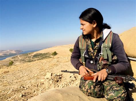 Ces Guerrières Kurdes Qui Terrorisent Daech Ellebe