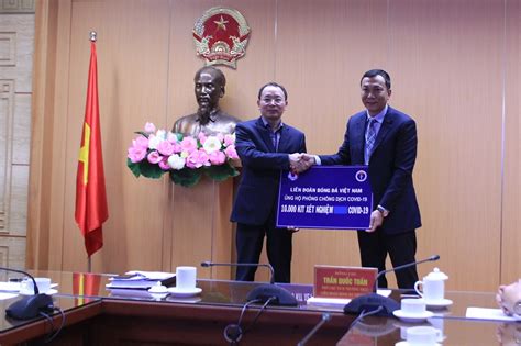 Trưởng đoàn nguyễn sỹ hiển cho rằng đt việt nam cần tập trung thi đấu tốt nhất để có vé đi tiếp, không nên để vấn đề của đt triều tiên gây ảnh. Bộ Y tế tiếp nhận tài trợ của Liên đoàn Bóng đá Việt Nam ...
