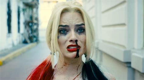 Margot Robbie Snubbed As Harley Quinn By Dc Replacing Her With A Cosplayer