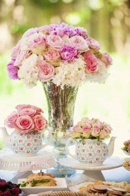 Marvelous Rose Arrangement Ideas For Your Girlfriend 22 Tea Party