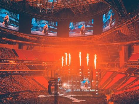 Photos Of Taylor Swift Concert Stage Design Swift Tour Wattpad Cover