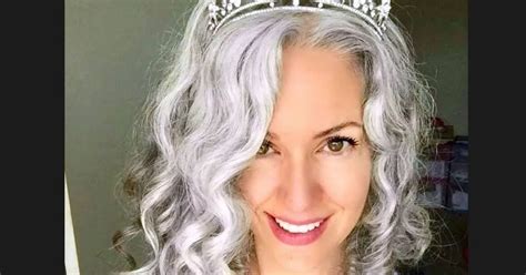 Woman Whose Hair Turned Grey Overnight At 21 Now Feels Sexier Than Ever At 44 Mirror Online