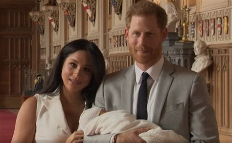 Ребенок Меган Маркл и принца Гарри появился с родителями перед камерой