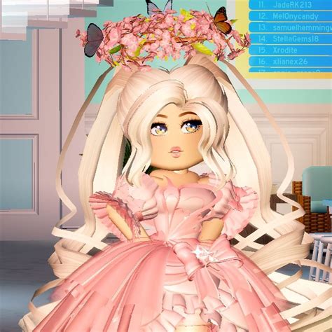 royal roblox on instagram “my first ever halo 🥺 location beach house 🎀 theme pink🎀