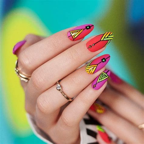35 Geometric Nail Ideas For A Trendy Look Naildesigncode