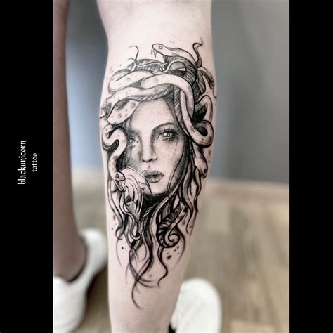 Discover 83 Feminine Medusa Tattoo Latest Incdgdbentre