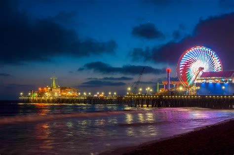 Night Los Angeles Ferris Wheel In Santa Monica California Usa Twin
