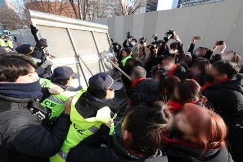 철거 시한 넘긴 서울광장 이태원 분향소유족서울시 입장차 네이트 뉴스