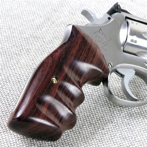 S W Classic Combat K L Frame Square Butt Rosewood Grips