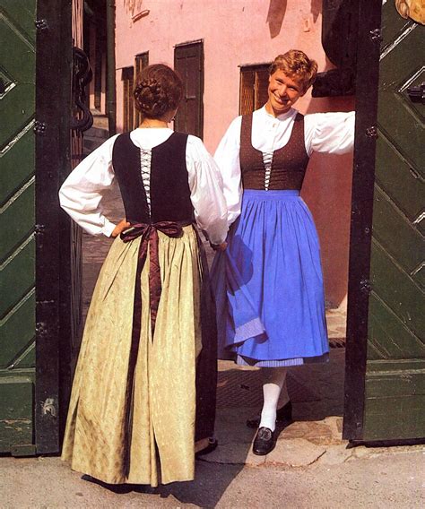 dirndls of lower austria niederösterreich dirndls dirndl folk costume