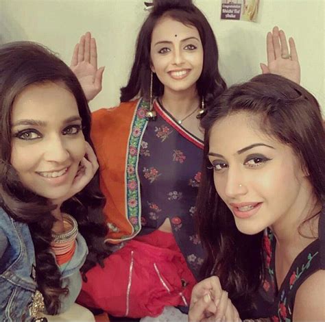 Pin By Mar U J On Love Ishqbaaz Surbhi Chandna Beautiful Indian Actress Girls Selfies