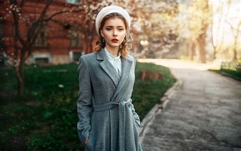1920x1200 Coat Model Hat Girl Woman Depth Of Field Brunette Stare Wallpaper