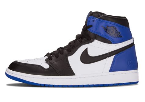 Although this j balvin jordan 1 collaboration looks nothing like the jordan 1 tie dye that dropped earlier this year, it adopts the same title. J Balvin Drops $4000 On Sneakers at Stadium Goods ...