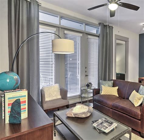 Enjoy relaxing luxury apartment features. Houston , TX One Bedroom Apartments for rent