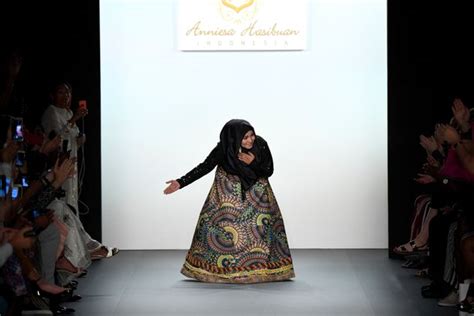 behold the glory of new york fashion week s first all hijab show huffpost uk