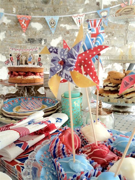 Heres A Close Up Of The Table Decorations Used In Our Jubilee Shoot