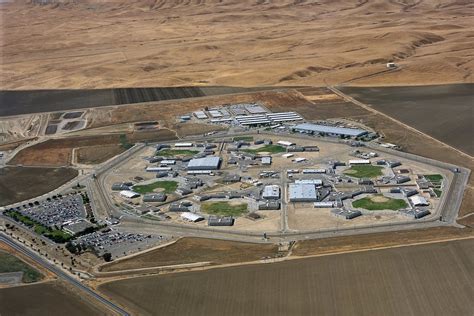 美国加州州立监狱接连暴发新冠肺炎疫情 致9名服刑人员死亡新闻中心中国网