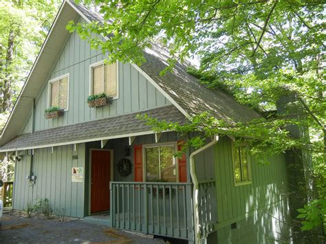 Our cabins are relocatable, low maintenance and affordable. 4 Bedroom, Sleeps 10, COZY COVE by Large Cabin Rentals ...