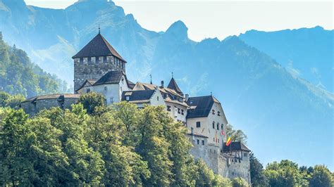 Despite measuring just 160km², liechtenstein is both traditional and modern and has almost everything you would find in a larger country. Лихтенштейн - JuRuss