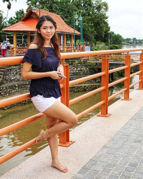 From Borneo Island On Instagram Barefoot Hippie Girl Who Has No Need For Shoes Woman Travel