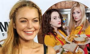 lindsay lohan lands guest spot on two broke girls daily mail online