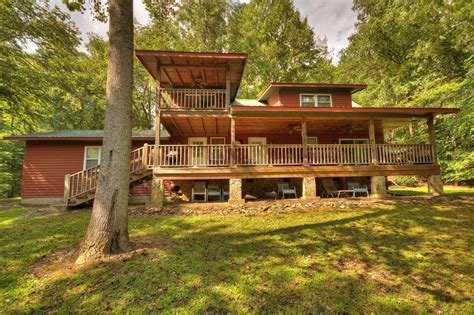 Toccoa River Escape Rental Cabin | Cuddle Up Cabin Rentals