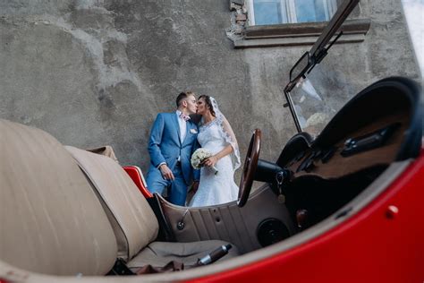 Free Picture Car Vintage Oldtimer Newlyweds Kiss Woman People