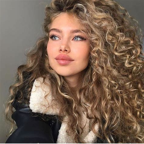 Curly Lover On Instagram Just Beautiful Credit Etolitvinova Beautiful Curly Hair