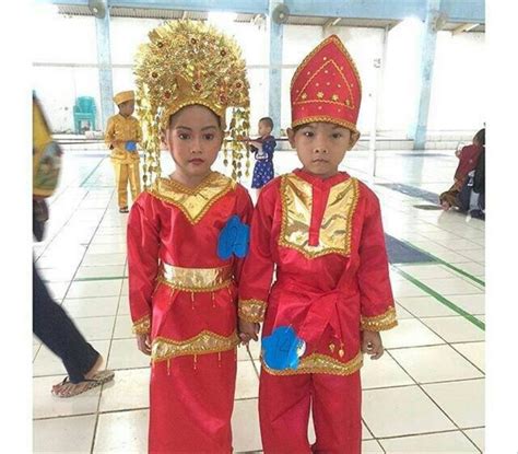 Baju Adat Aceh Anak Perempuan 7 Pakaian Adat Aceh Visit Banda Aceh