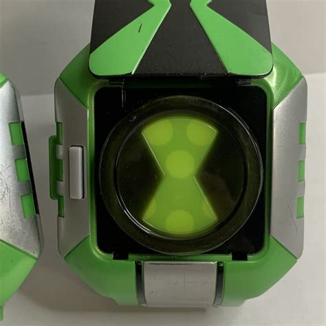 Ben 10 Original Omnitrix Fx Watch Lights And Sounds By Bandai Lot Tested