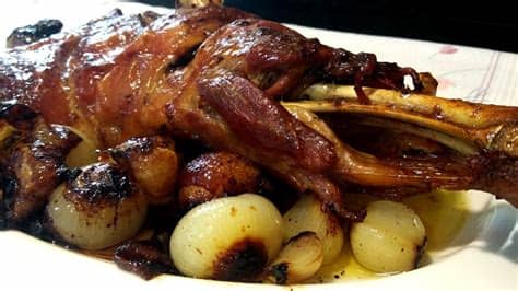 Terminando la receta de paletilla de cordero en el horno con patatas. Cómo hacer paletilla de cordero al horno, al estilo de ...