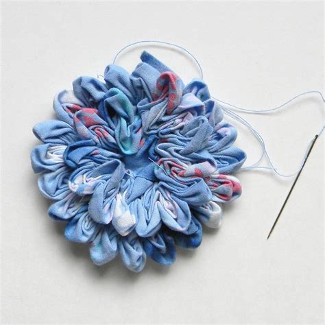 Tutorial On Ruched Floral Pins Fabric Flower Tutorial Fabric Flowers