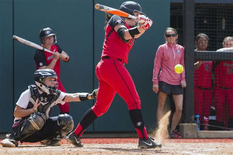 Seniors Help Georgia Softball Break 10 Game Conference Losing Streak