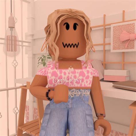 Cute Aesthetic Roblox PFP