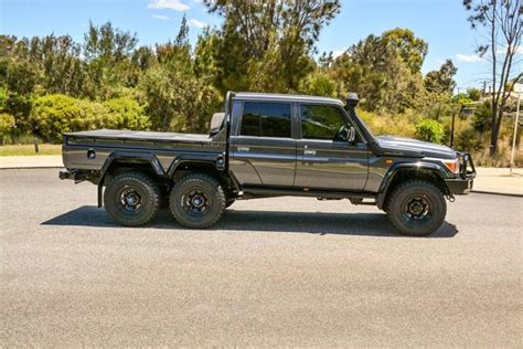 Toyota Land Cruiser 6x6 Is One Crazy Off Roader Carbuzz