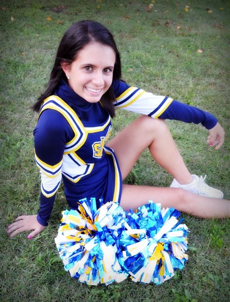 Imagery Photography This Is A Cute Pose For A Cheerleader Cheer Pictures Cheerleading