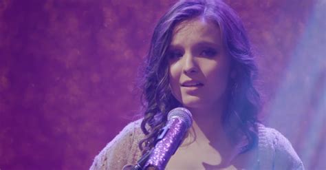 Larissa Manoela Canta Música Inédita No Trailer De Meus 15 Anos Capricho