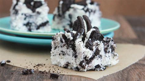 Sugar cookie meets lemonade and it's love at first bite. Cookies and Cream Fudge recipe from Betty Crocker