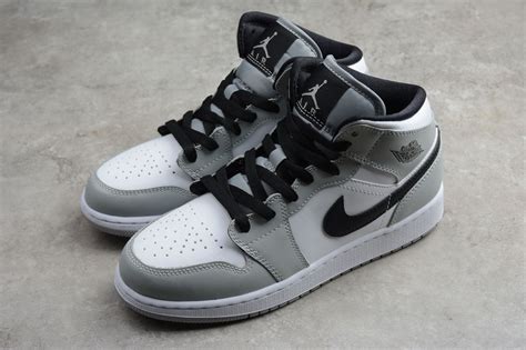Following its reveal last month, the air jordan 1 mid light smoke grey is now scheduled to debut at retailers next week. Nike Air Jordan 1 Retro Mid Light Smoke Grey Black White ...