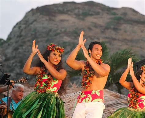 Best Luau In Hawaii Aloha Kai Luau At Sea Life Park Oahu Traveller