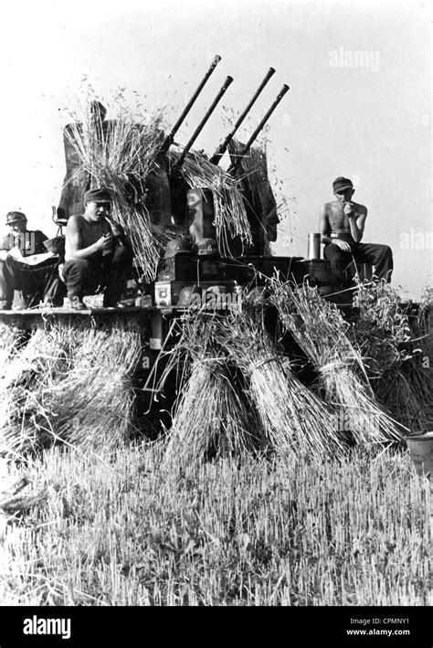 Deutsche 2cm Flak 38 In Lettland 1944 Stockfotografie Alamy